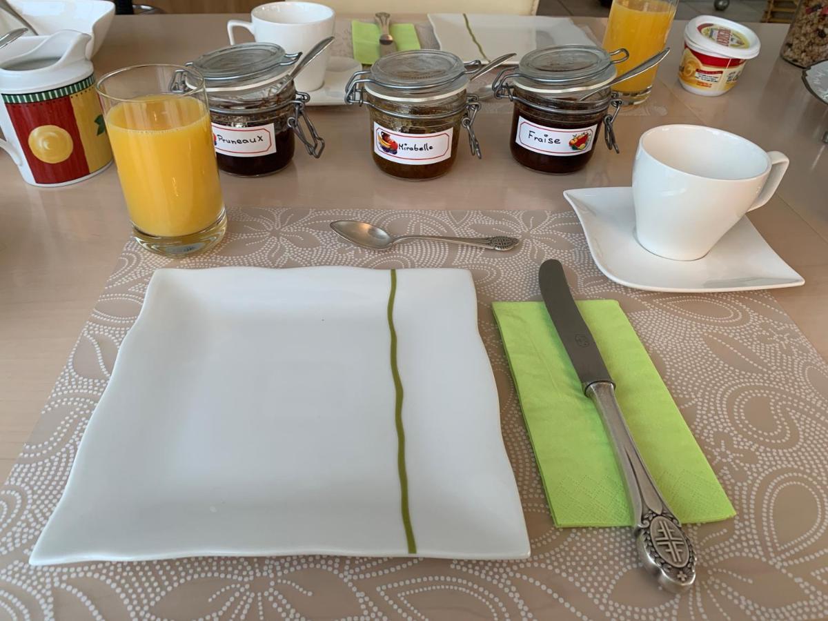 Bed&Breakfast La Petite Thielle Cressier Exterior foto