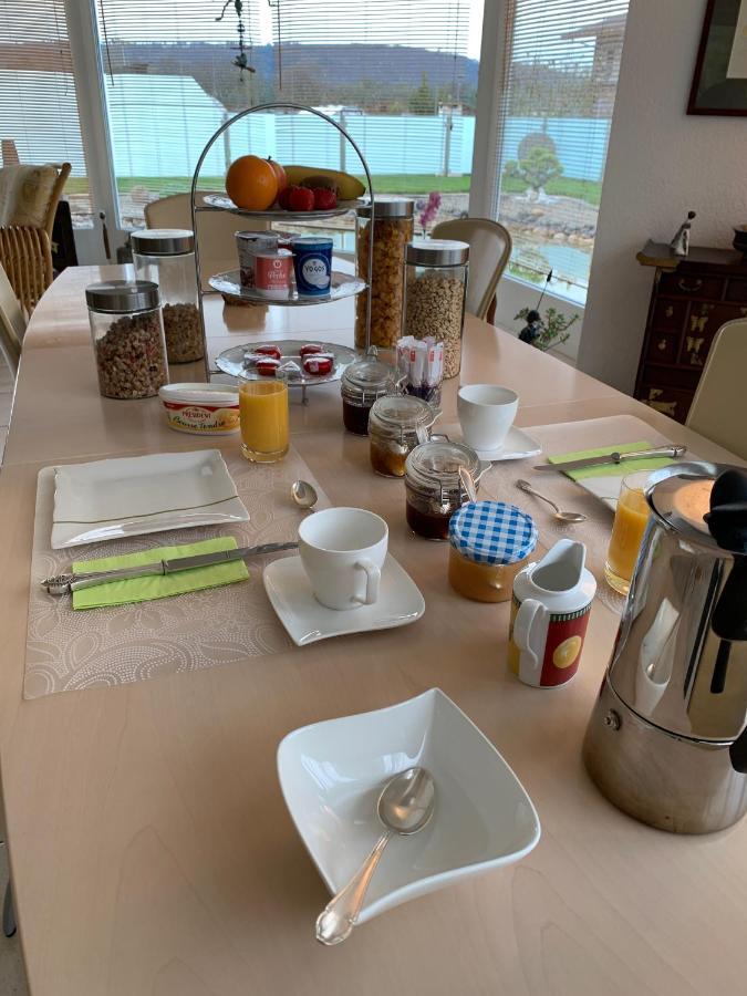 Bed&Breakfast La Petite Thielle Cressier Exterior foto